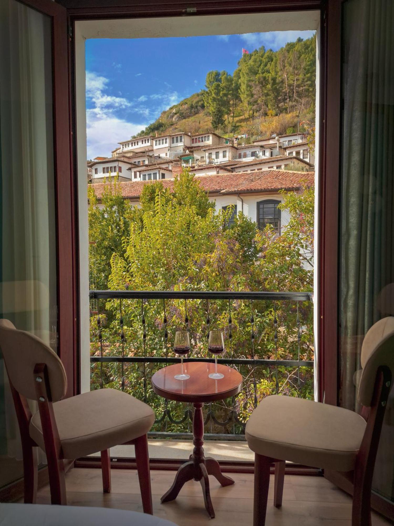 Villa Mishel Suites Berati Exterior foto